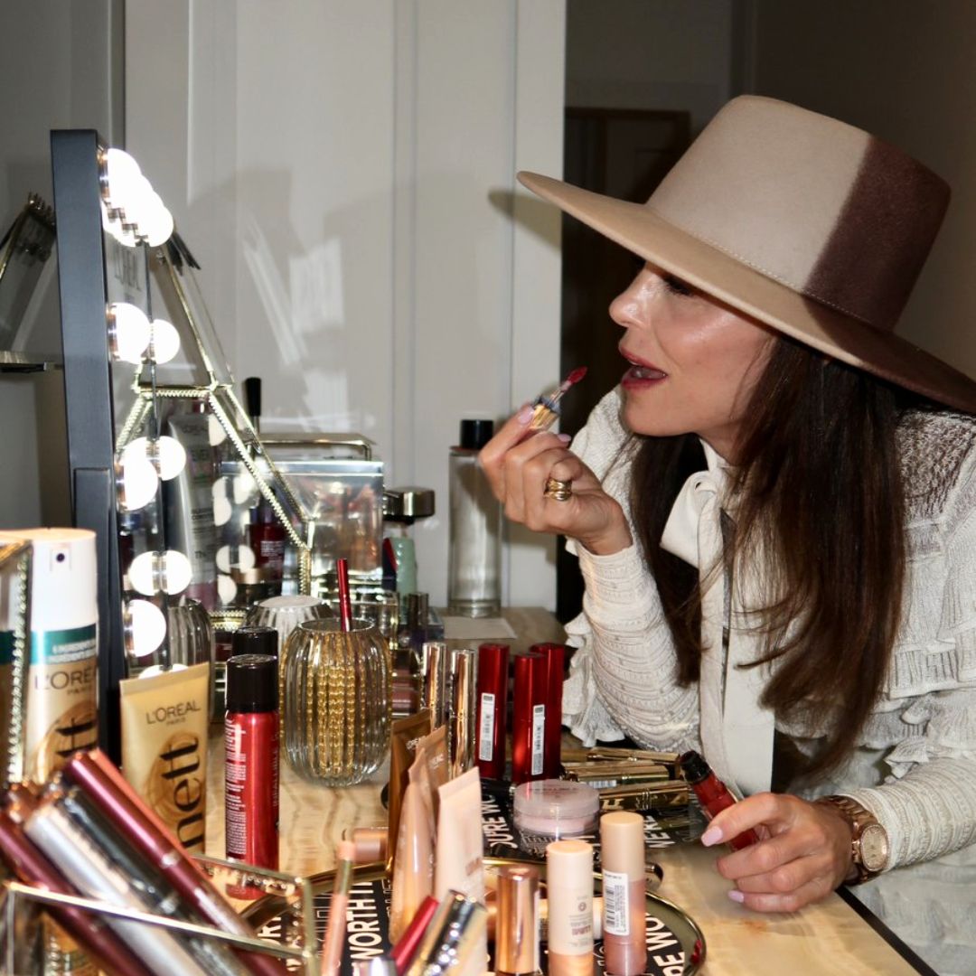 10-Minute Idiot-Proof Makeup