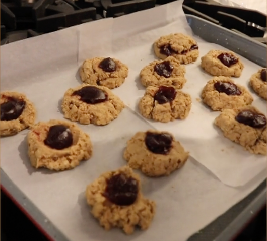 Recipe: Bethenny's Blackberry Oatmeal Thumbprint Cookies