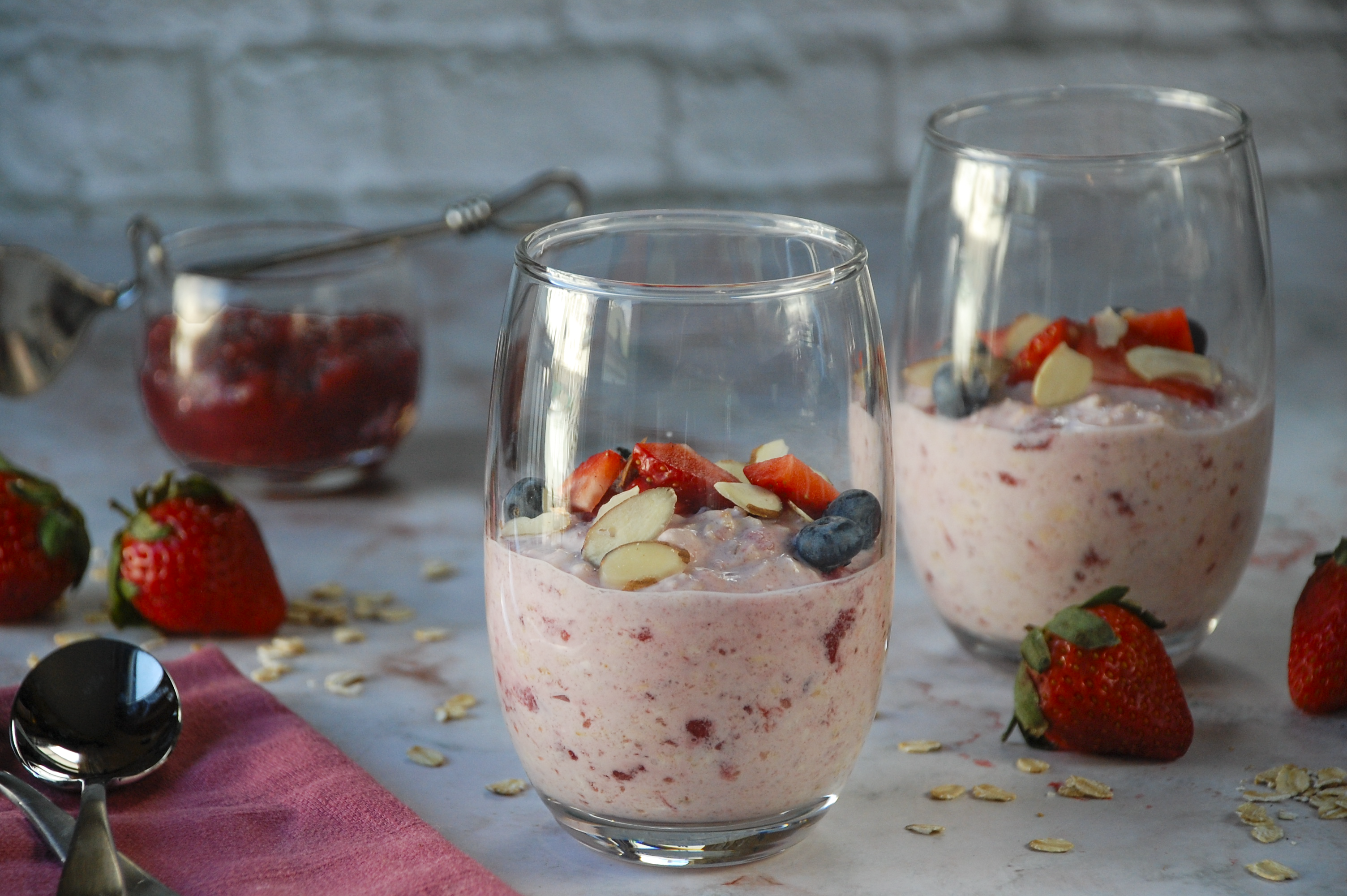 Skinnygirl Strawberry Rosé Overnight Oats