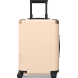 Trackable Carry On